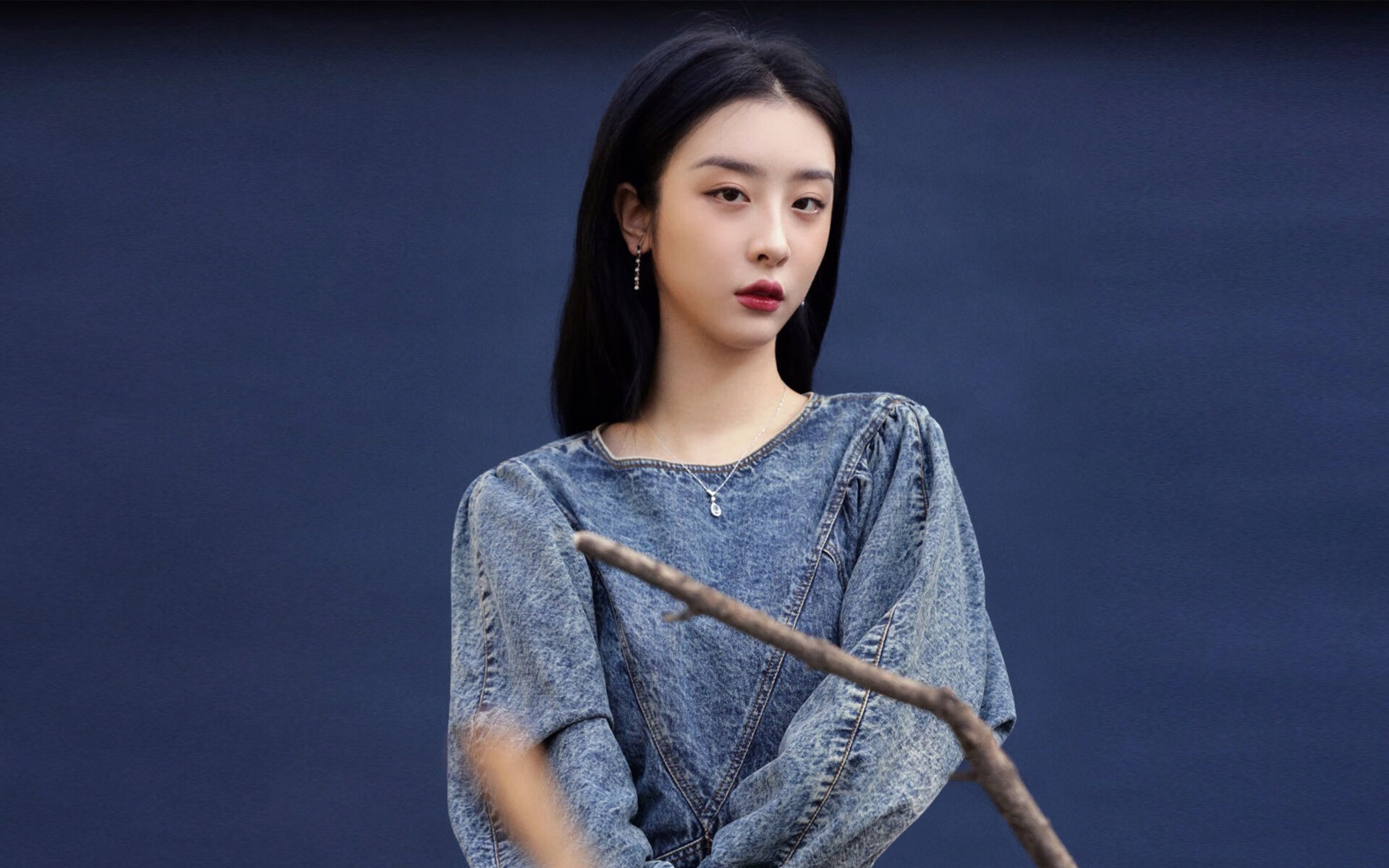 中国花样游泳队演绎东方美学，裁判齐赞创新编排，中国花样游泳队领队