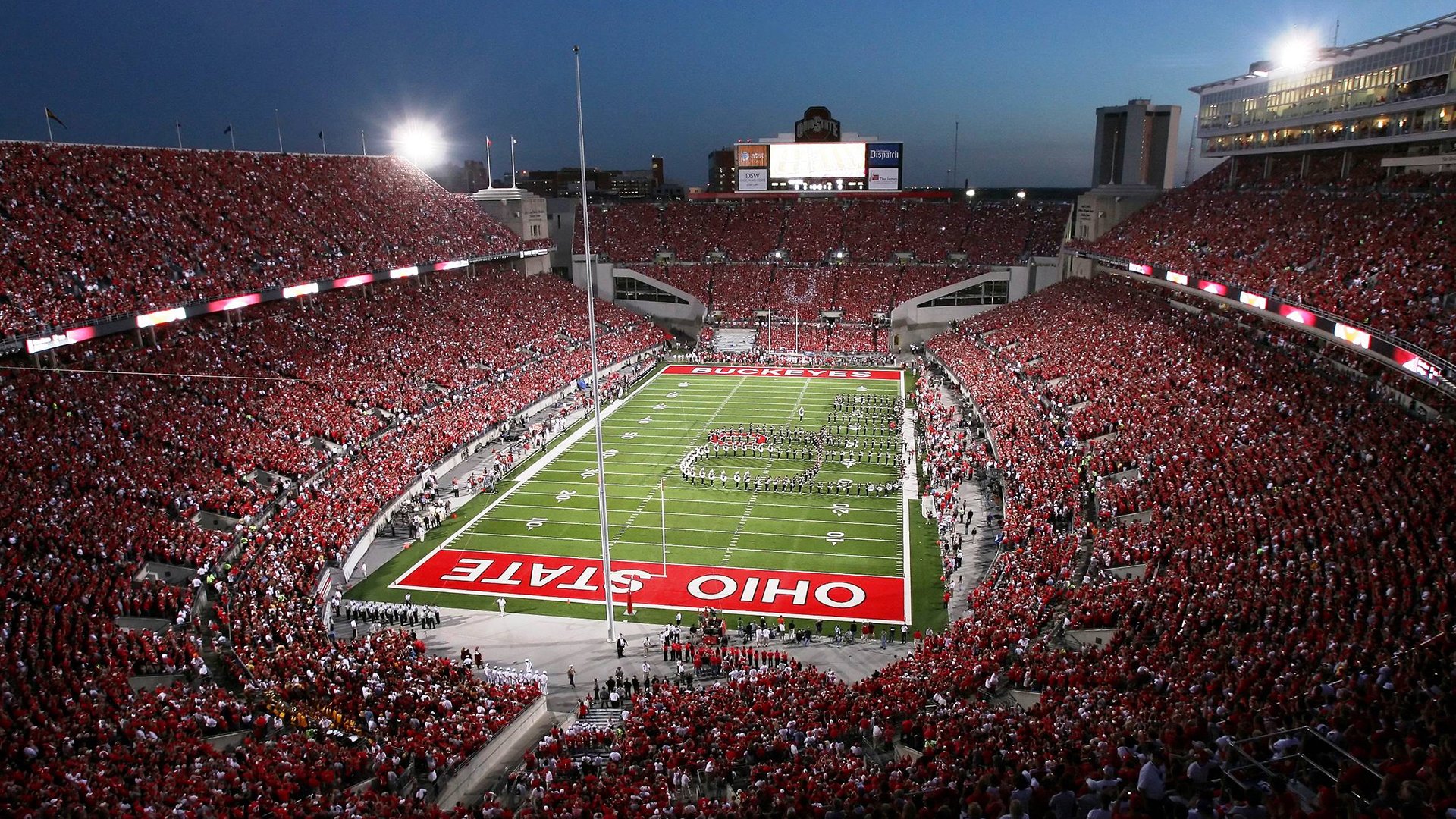 爱游戏平台-女子4×200米自由泳接力美国队拼搏精彩，女子4×100米自由泳接力决赛